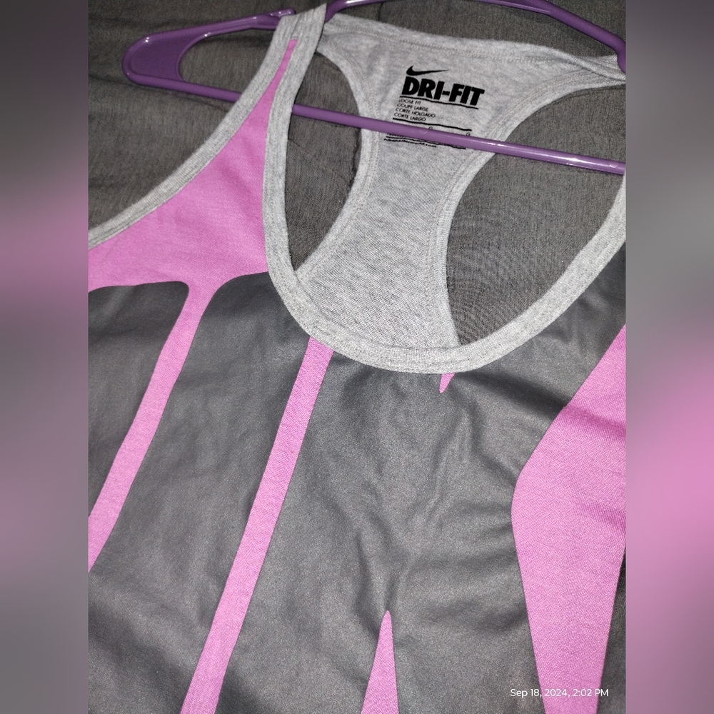 Nike Dri-Fit Tank - Picture 4 of 5